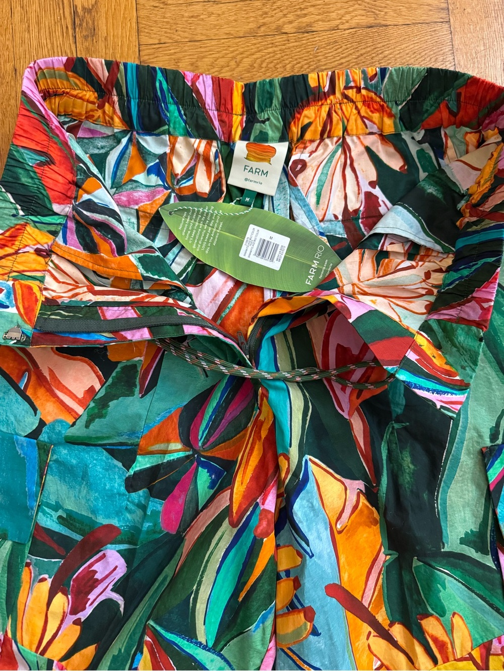 FARM Rio
Banana Foliage Drawstring Cargo Pants - Picture 13 of 16